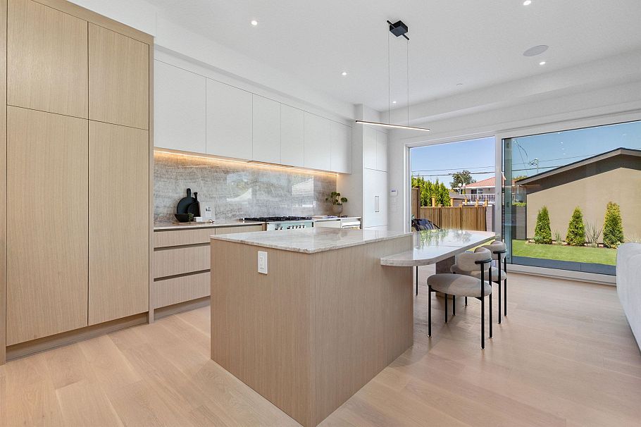 2 1243 E 27th Avenue Vancouver, BC - 9