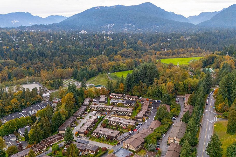 1122 Premier Street North Vancouver, BC - 27