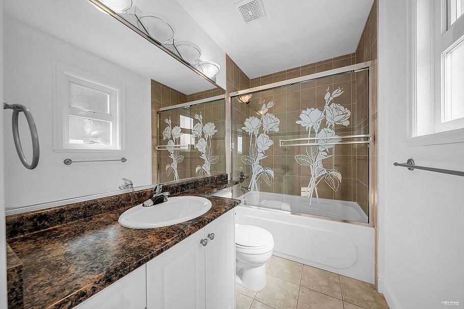 7938 Victoria Drive Vancouver, BC - 25