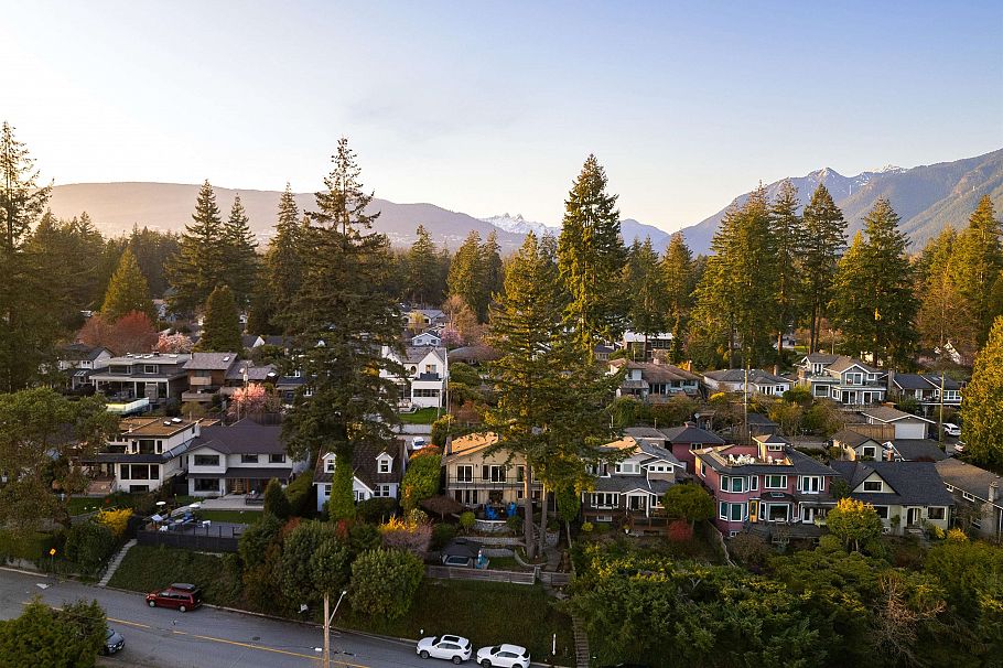 1144 W Keith Road North Vancouver, BC - 35