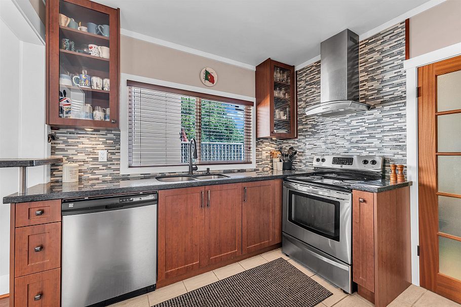 4160 St. Catherines Street Vancouver, BC - 11