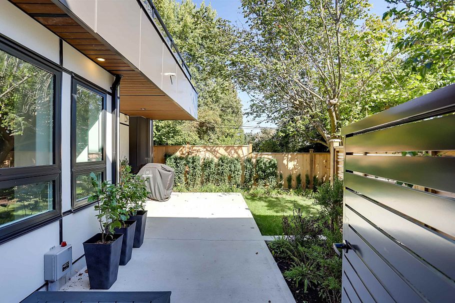 3387 Victoria Drive Vancouver, BC - 5