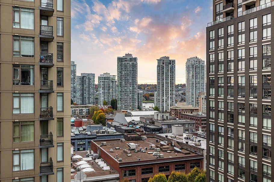 1107 1010 Richards Street Vancouver, BC - 12