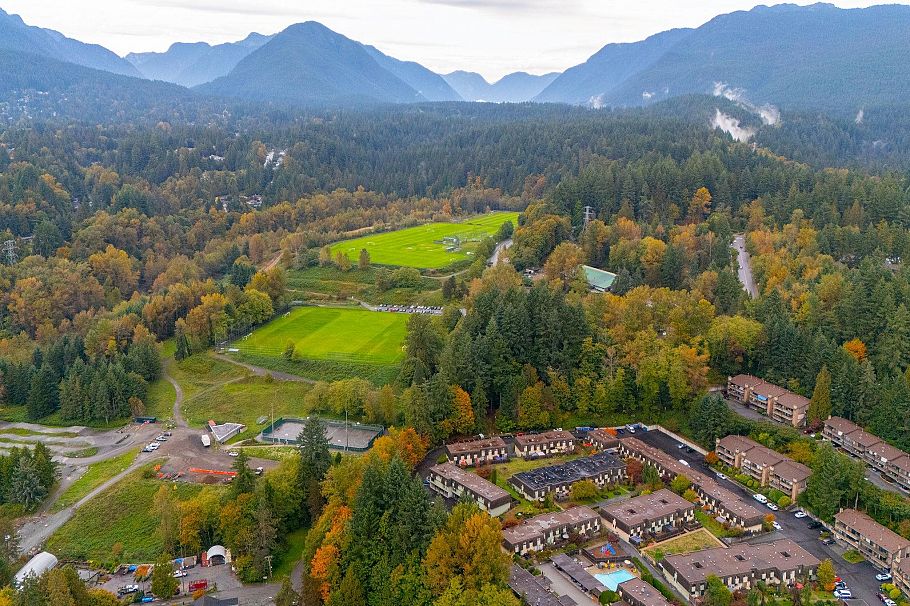 1122 Premier Street North Vancouver, BC - 28