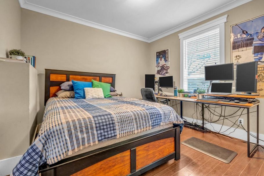 2385 W 7th Avenue Vancouver, BC - 17