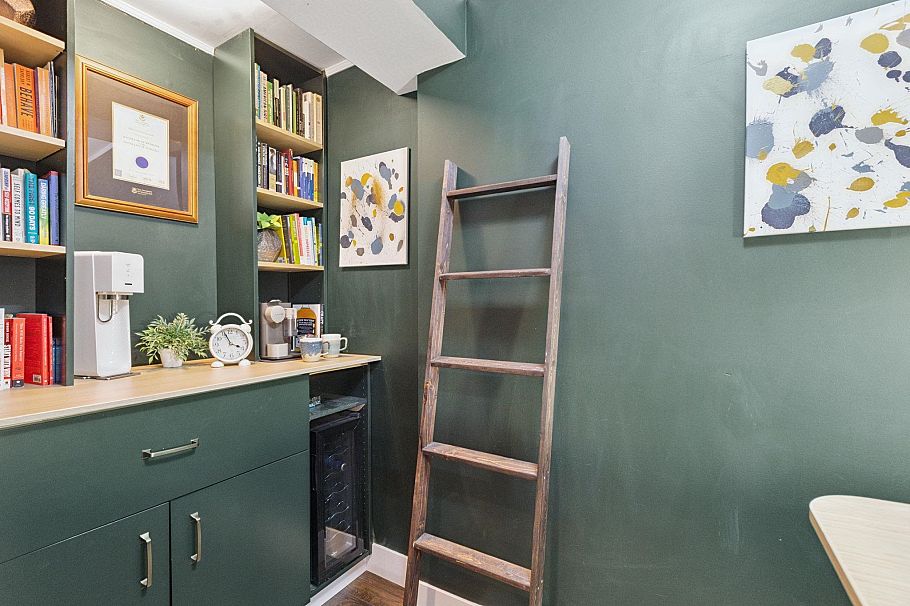 887 Frederick Road North Vancouver, BC - 25