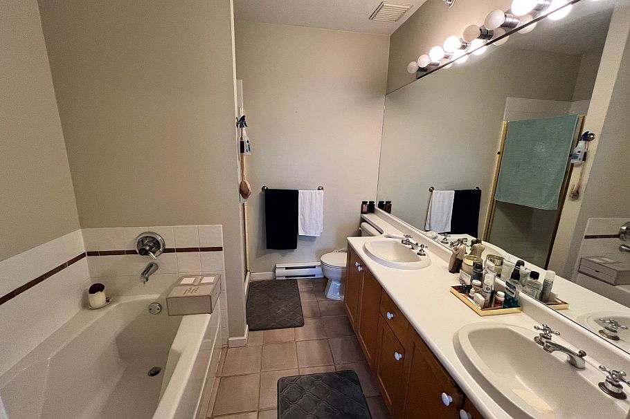 1950 E Kent South Avenue Vancouver, BC - 13