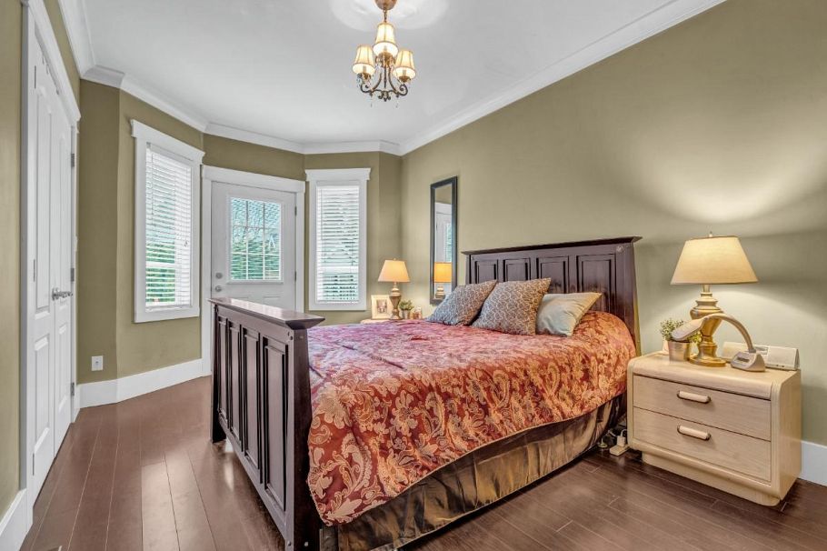 2385 W 7th Avenue Vancouver, BC - 18