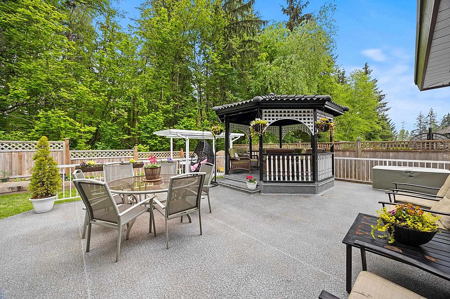 1766 Emerson Court North Vancouver, BC - 32