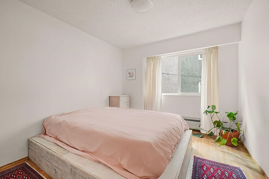 2 1235 W 10th Avenue Vancouver, BC - 13