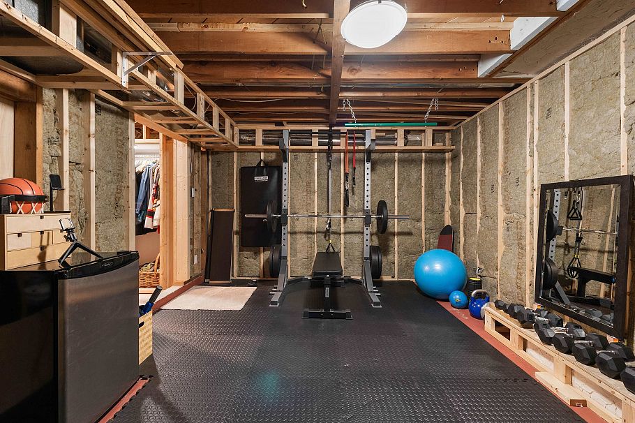 1144 W Keith Road North Vancouver, BC - 25