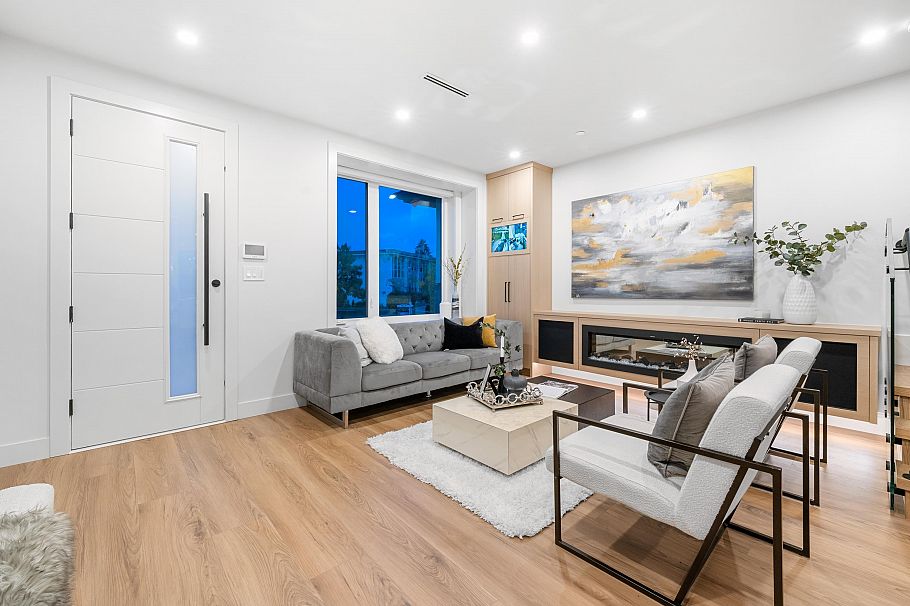 1810 E 55th Avenue Vancouver, BC - 4