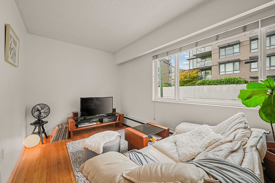 2 1235 W 10th Avenue Vancouver, BC - 7