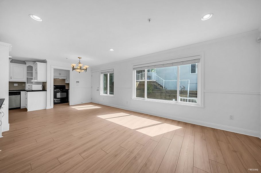 7938 Victoria Drive Vancouver, BC - 16