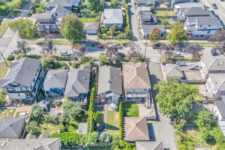 4160 St. Catherines Street Vancouver, BC - 32