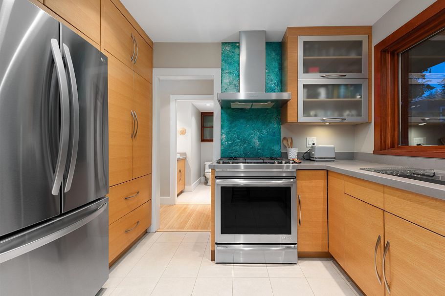 1144 W Keith Road North Vancouver, BC - 8