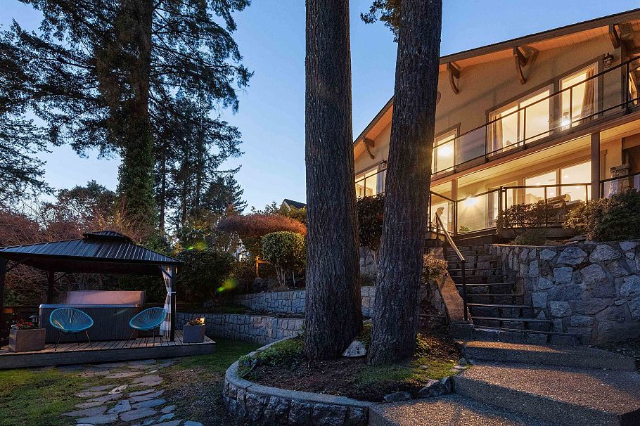 1144 W Keith Road North Vancouver, BC - 31