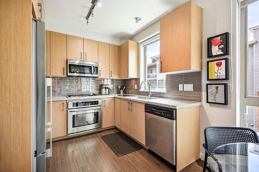 311 119 W 22nd Street North Vancouver, BC - 11