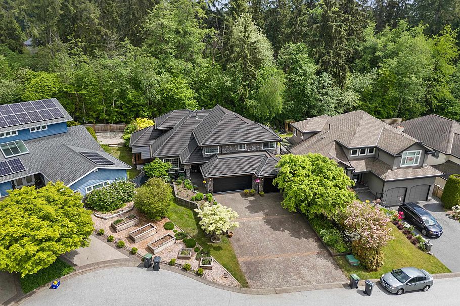 1766 Emerson Court North Vancouver, BC - 1