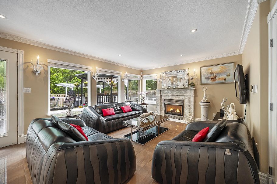 1766 Emerson Court North Vancouver, BC - 11