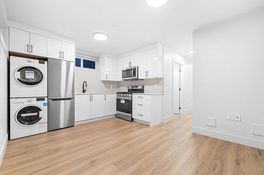 1810 E 55th Avenue Vancouver, BC - 37