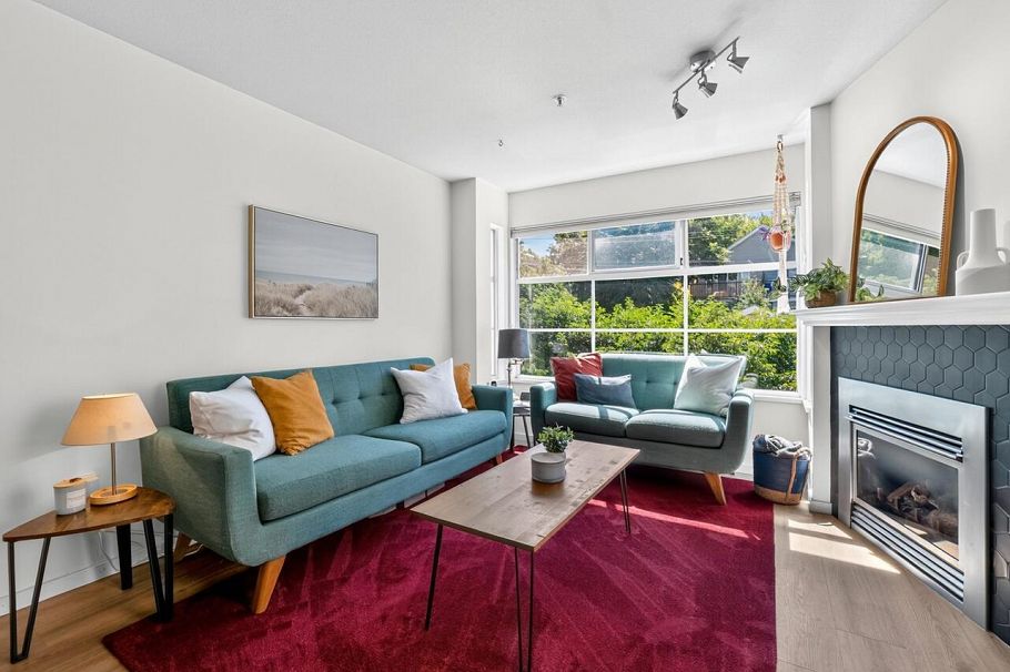 302 2388 Triumph Street Vancouver, BC - 1