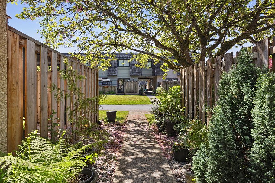 1142 Premier Street North Vancouver, BC - 29