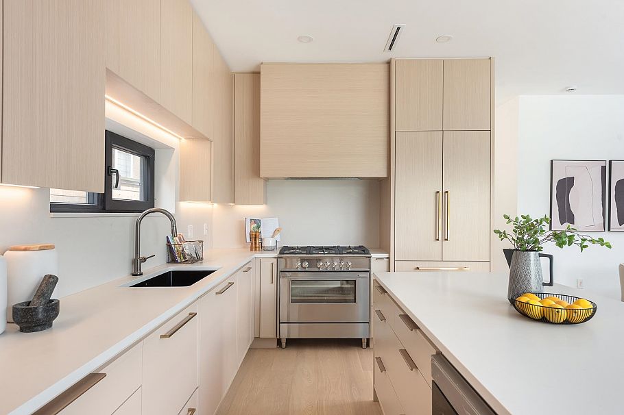 715 Kaslo Street Vancouver, BC - 1