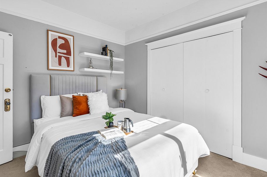 138 W Kings Road North Vancouver, BC - 14