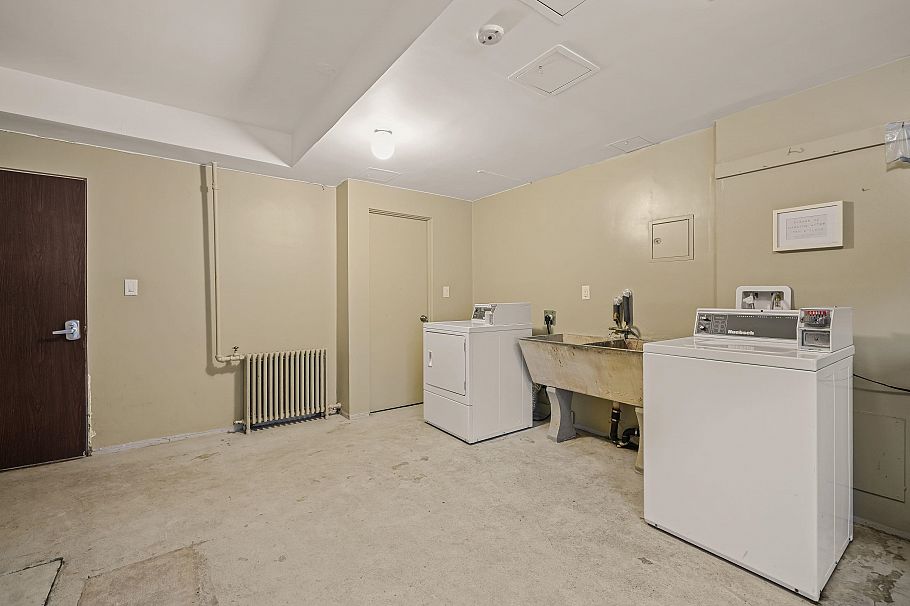 2 1235 W 10th Avenue Vancouver, BC - 16