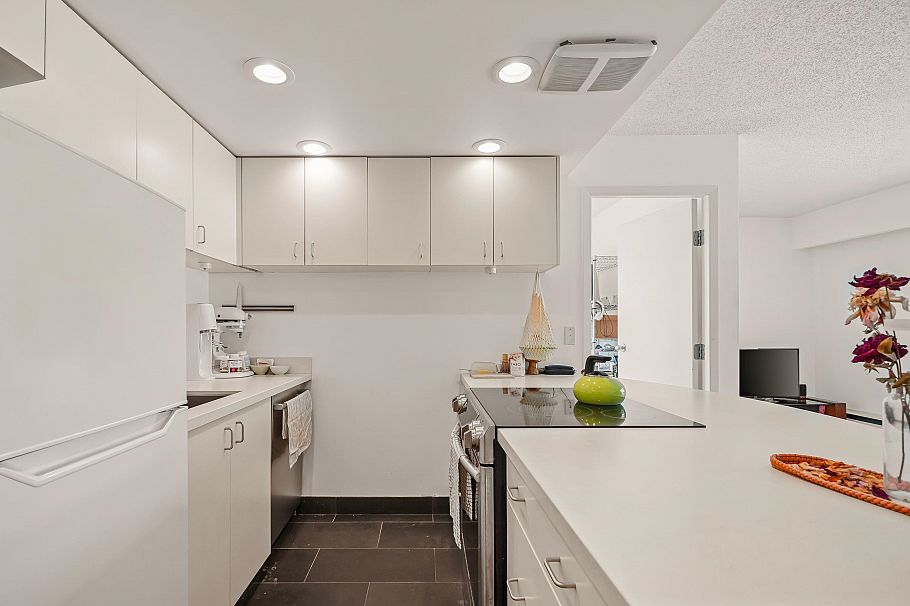 2 1235 W 10th Avenue Vancouver, BC - 3