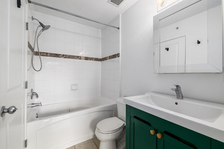 409 183 W 23rd Street North Vancouver, BC - 18