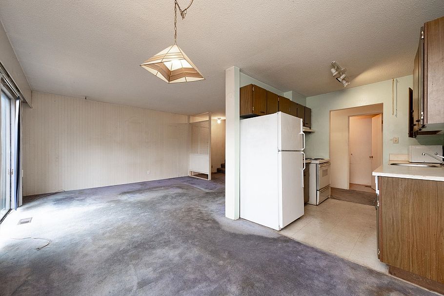 1122 Premier Street North Vancouver, BC - 7