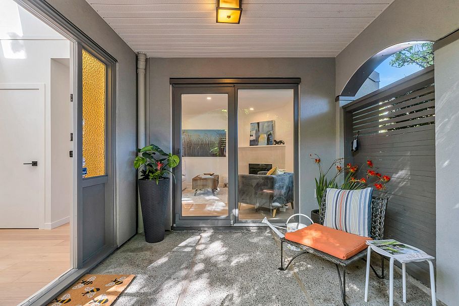 1340 W 7th Avenue Vancouver, BC - 6