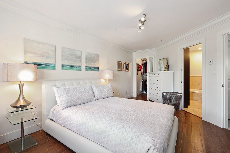 3487 W 2nd Avenue Vancouver, BC - 9