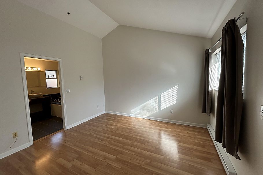 2358 W 6th Avenue Vancouver, BC - 22