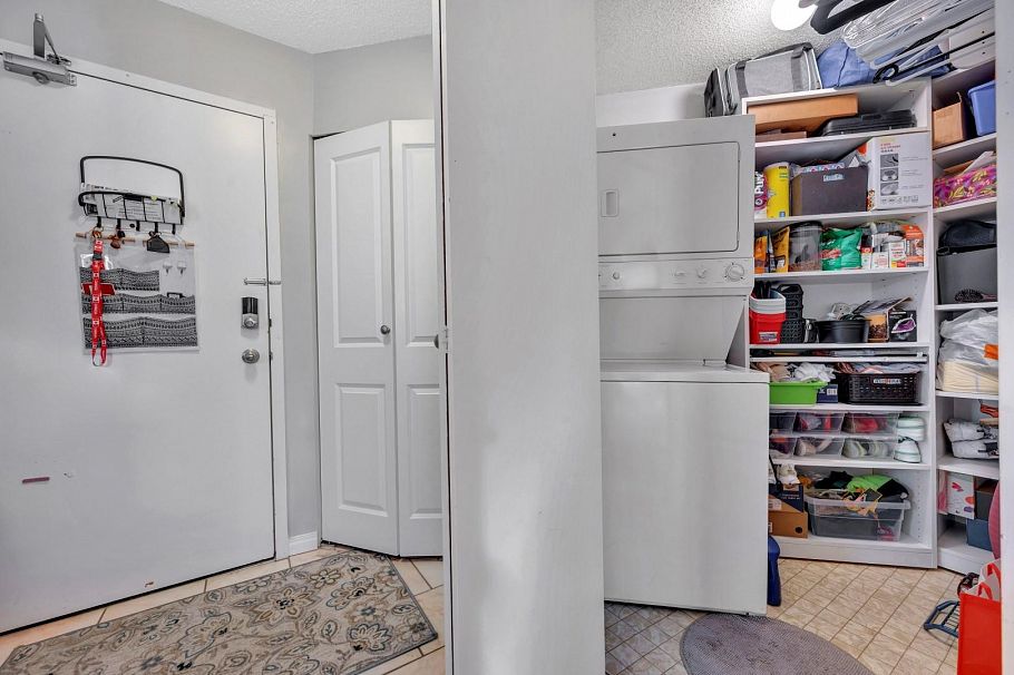 308 1155 Ross Road North Vancouver, BC - 17