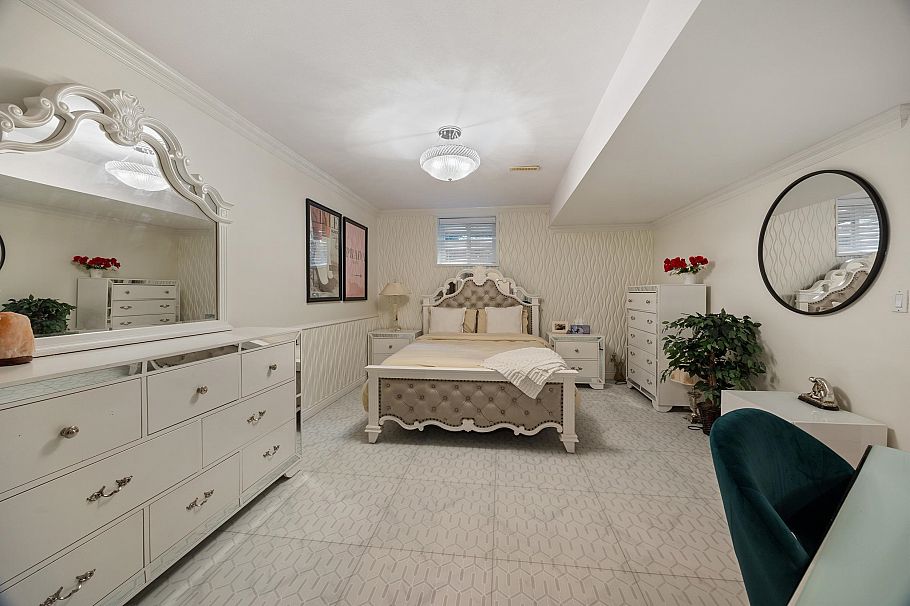 1766 Emerson Court North Vancouver, BC - 27