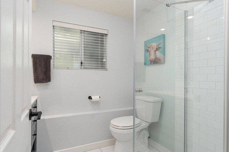 799 Plymouth Drive North Vancouver, BC - 23