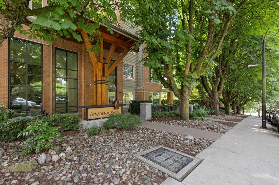 304 139 W 22nd Street North Vancouver, BC - 3