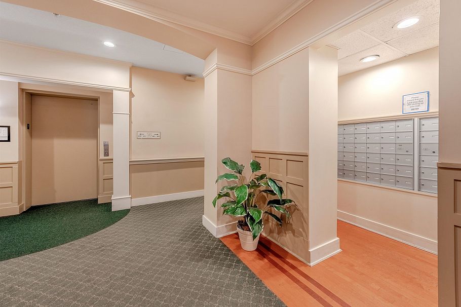 416 960 Lynn Valley Road North Vancouver, BC - 19