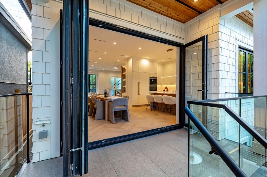 5080 Prince Edward Street Vancouver, BC - 8