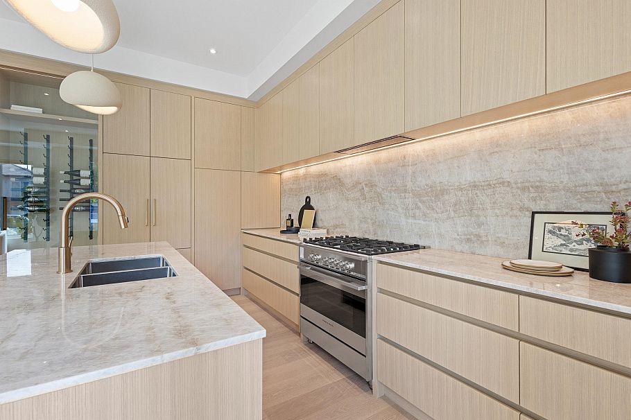 1 1243 E 27th Avenue Vancouver, BC - 8