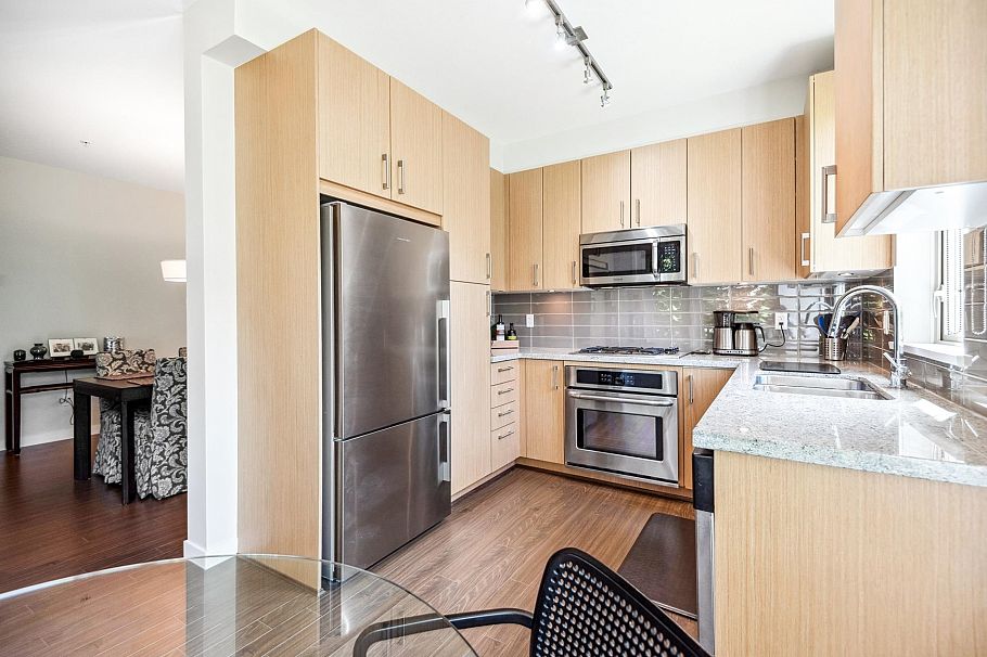 311 119 W 22nd Street North Vancouver, BC - 10