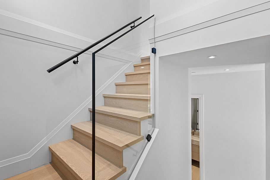 1 1243 E 27th Avenue Vancouver, BC - 12