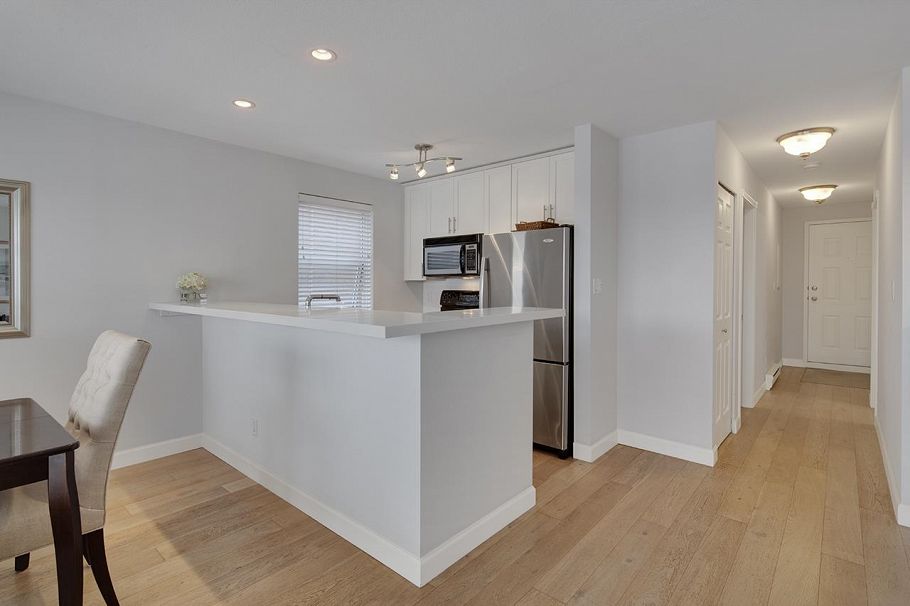 203 985 W 10th Avenue Vancouver, BC - 12