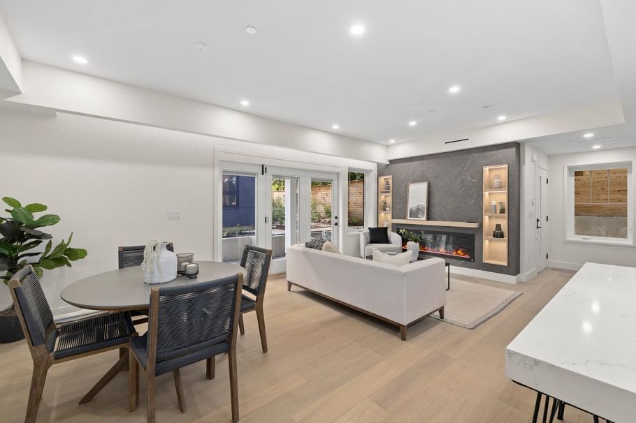 2452 W 49th Avenue Vancouver, BC - 7