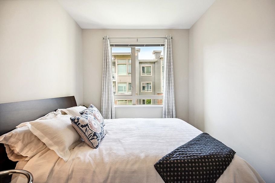 311 119 W 22nd Street North Vancouver, BC - 22