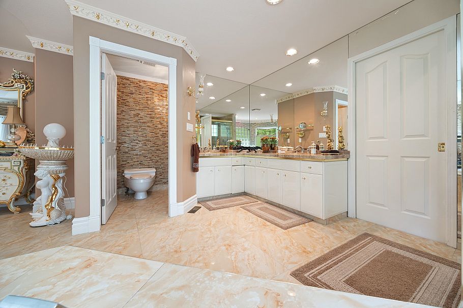 1766 Emerson Court North Vancouver, BC - 18