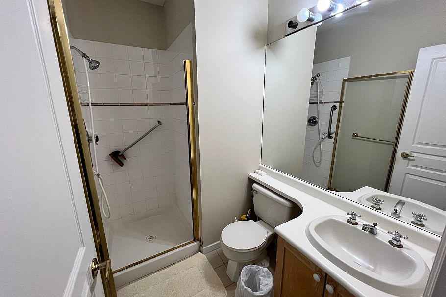 1950 E Kent South Avenue Vancouver, BC - 14